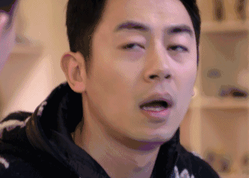 我可能看了一个假的朱亚文,毕竟以前的硬汉模式开启时是这样的,行走