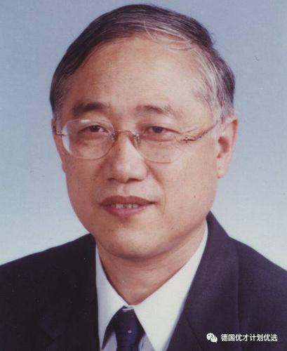 他是被中纪委清查出来的清官,父亲在安徽被称"青天",祖父是党的创始人