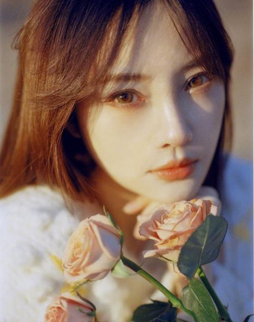 李小璐从年少成名的影后到网红脸