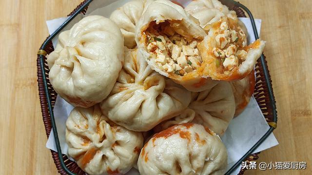 第一次用豆腐做包子皮薄馅大香辣味美比肉馅还香好吃过瘾