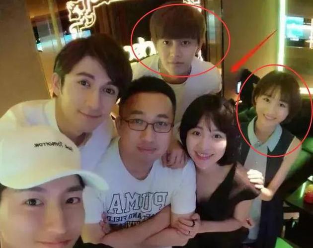 女友同是是演员聂欢(电视剧《通天狄仁杰》的冷月),给广大的女粉丝