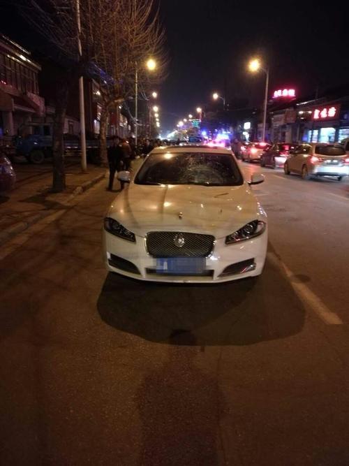 远光害人!仪征一男子被捷豹撞飞,当场死亡