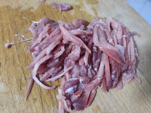 秋天猪肉这样吃才过瘾,香辣下饭味道香,配上两碗米饭才够吃