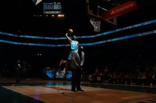 雷霆新秀 hamidou diallo 满分扣: dsj 在这一扣之前 穿上了 j.
