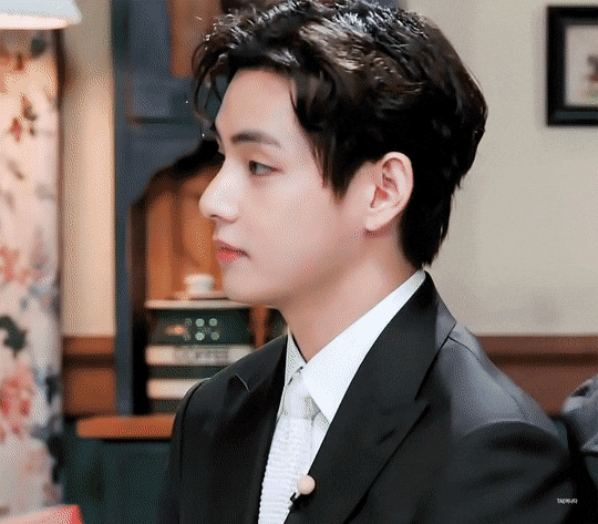 金泰亨动图cr水印