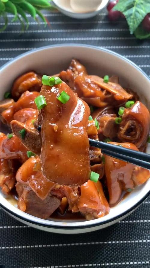 这样做红烧猪蹄,方法和煮白开水一样简单