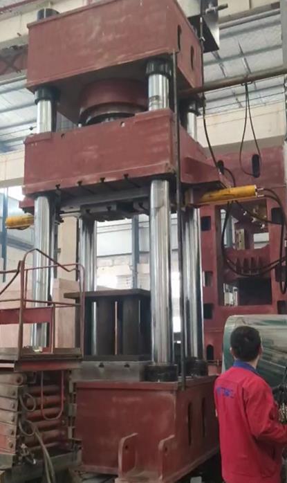 1600吨液压机-1600t四柱热锻液压机(快锻压机)