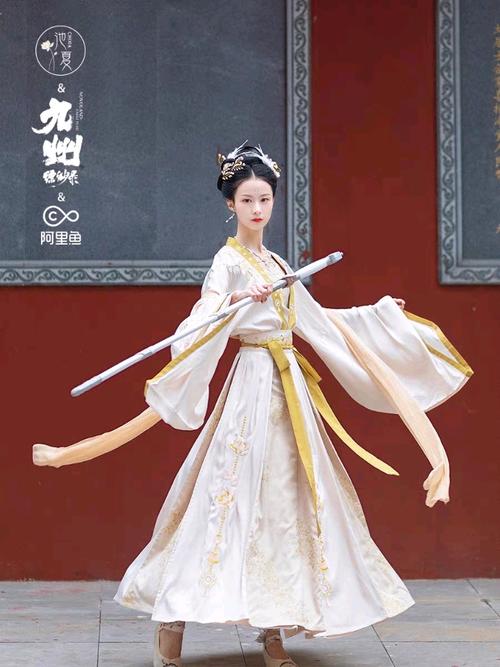 那些设计独特(丑)的汉服(第四期)
