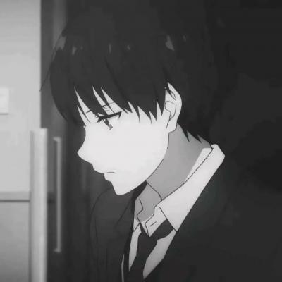 二次元男生伤感侧脸头像