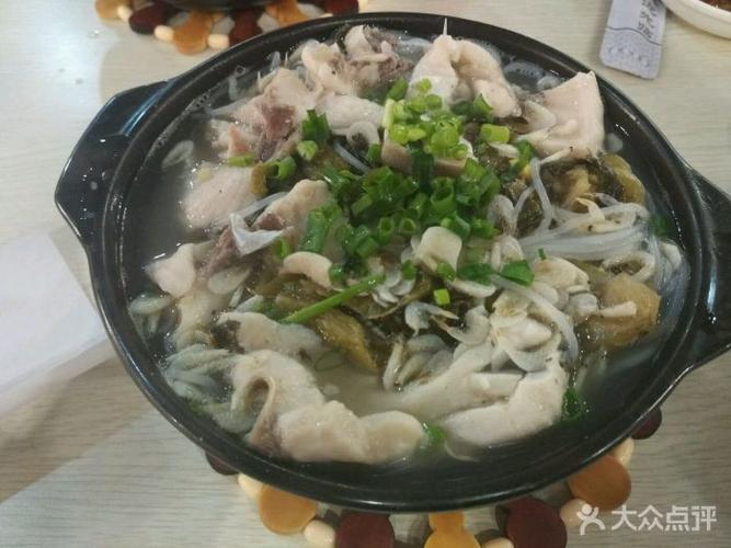 鹊上沙锅(新世纪环球中心店)砂锅酸菜鱼米线图片 - 第1张