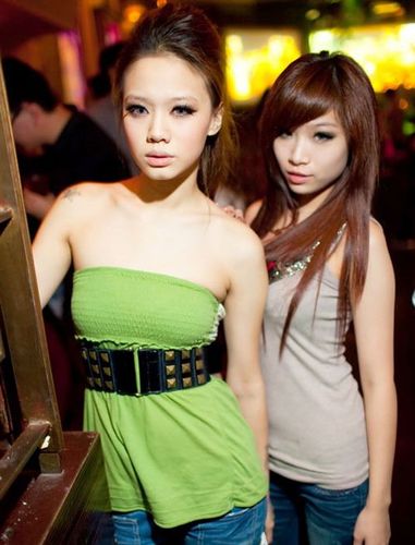 台湾夜店美女如云 身材性感艳姿撩人(15)_性情_乐活_yoka时尚网