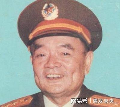 他原名"毛头",政委给他取名万海峰,88年授上将,已经百岁高龄