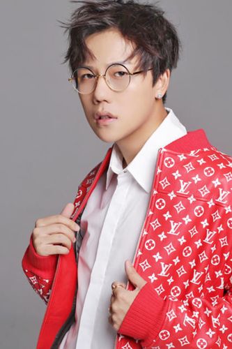 刘维档期咨询,出席活动及广告代言业务洽谈