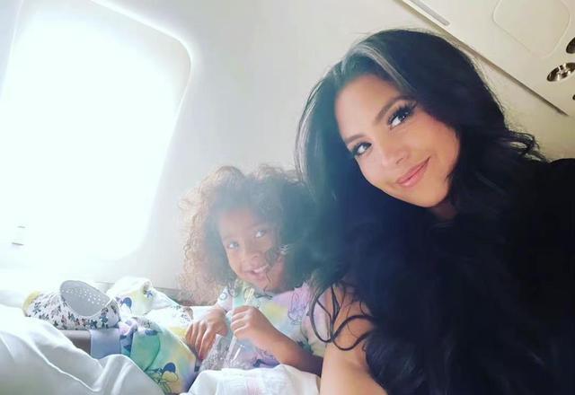 在nba界,大家应该没有人不知道瓦妮莎,作为科比的妻子,瓦妮莎这个名字