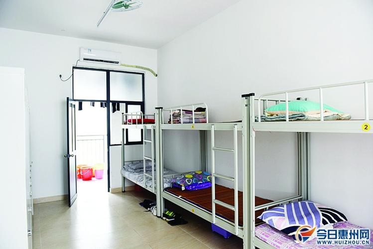 设施人性化   昨日,惠州中学揭开"面纱",只见林立的教学楼,实验楼