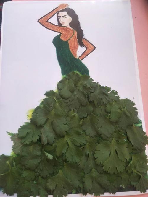 秋天的畅想——崇兴小学二年级树叶粘贴画亲子活动掠影