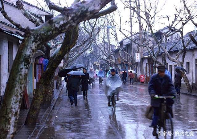 历史老照片:重现80年代苏州沧桑巨变,城门,火车站,街道