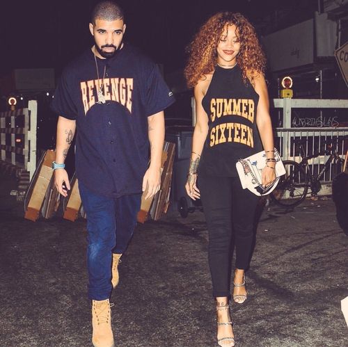 drake 深情告白蕾哈娜:"我从22岁那年就爱上她"