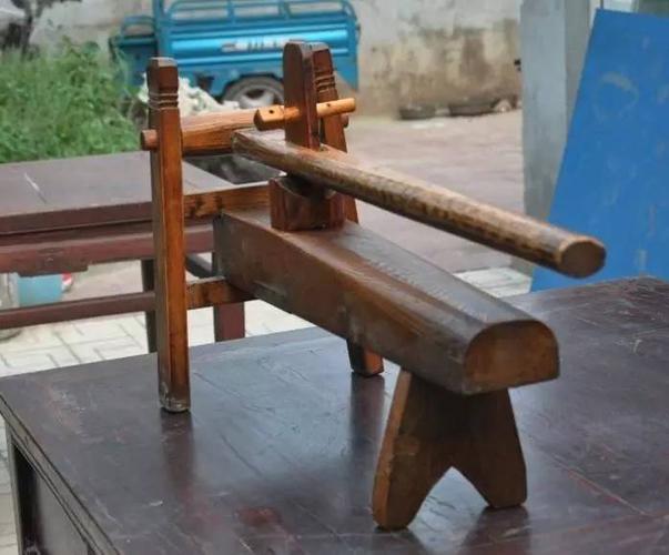 饸饹床子的结构非常精巧,算得上是最古典的机械设备.