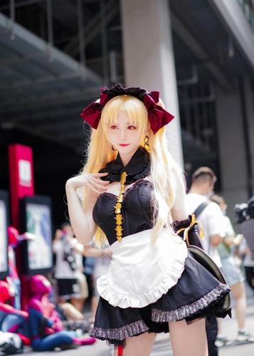 cosplay:漫展上看见一位女仆艾蕾,你家艾蕾又偷跑来