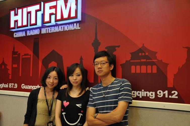 张靓颖与当晚dj valen,mike d