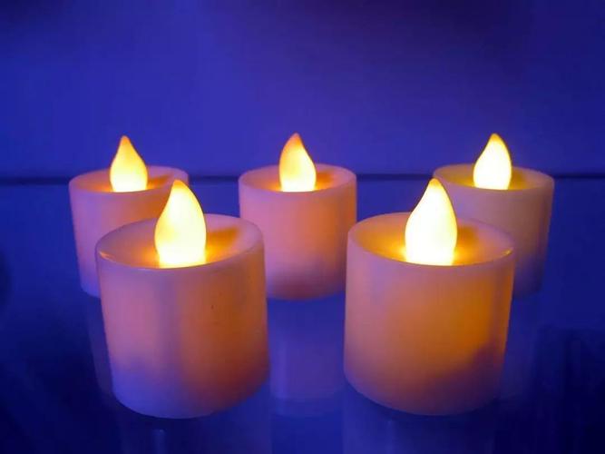 电子蜡烛代替明火