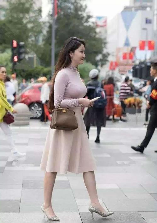打底裤衬托时尚美女的好身材设计简约大方女神挚爱