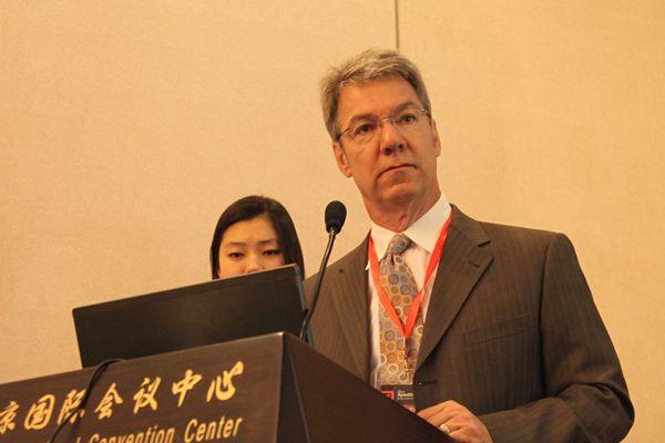 颈动脉支架,颈动脉内膜剥脱术和药物治疗的现状——pr. steven