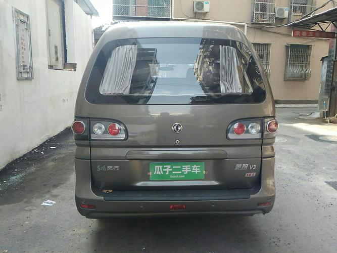 东风菱智 v3 2016款 1.5l 手动 7座 标准型