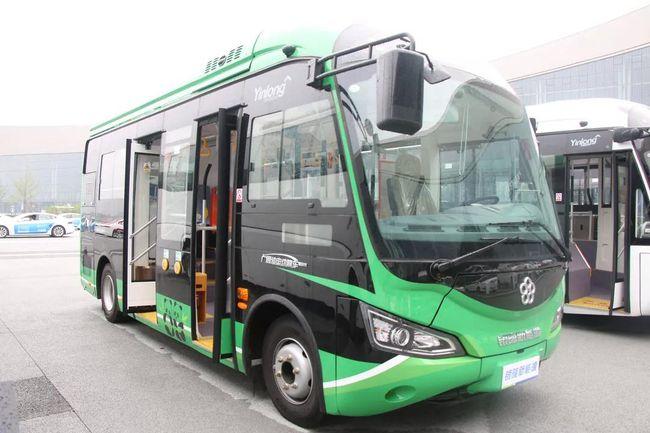 20180813哇银隆熊猫公交车首现成都