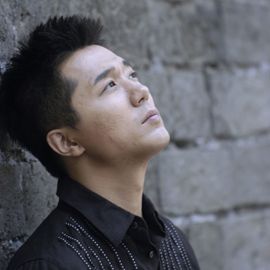 著名青年歌手 师鹏