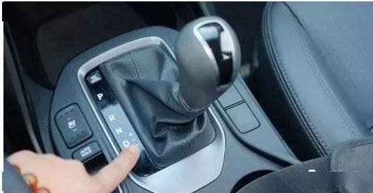 自动挡起步慢看这三个技巧让你起步如飞