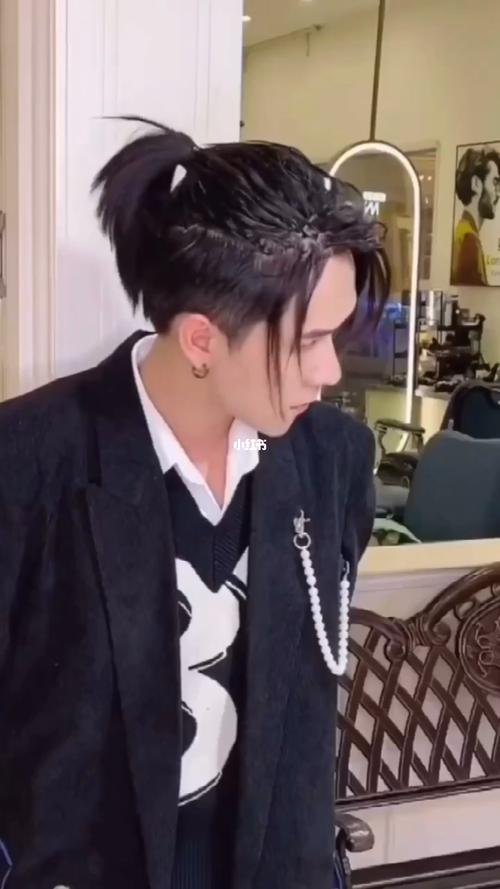 狼狗版武士头_发型_刘海_设计_v7 hair salon(创荣广场店)攻略_接