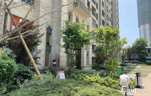 观山湖公园阳光大道旁远大美域精装修三房 产权清晰 没有尾款