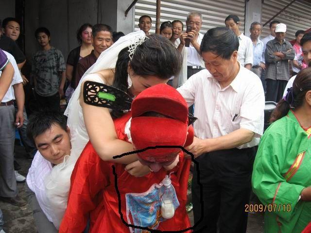 最新汉中的公公背媳妇(转)