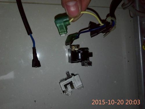 求那个师傅告诉我这个冰箱启动器几脚的怎么接
