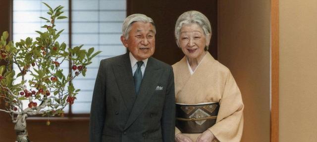 日本天皇投降 日本天皇的资产是怎么来的?日本天皇为何穷困?
