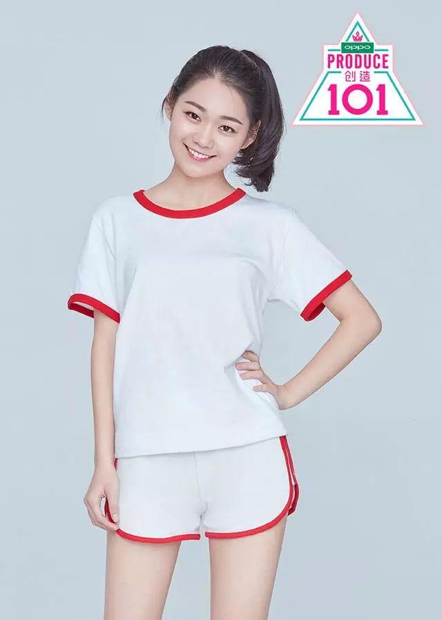 冯希瑶和段奥娟一样拥有天籁般的嗓音,而且两人长的也很像,肉肉的圆脸