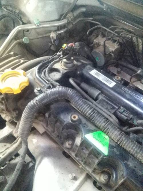 上汽荣威350机油加注口旁边的传感器叫什么名