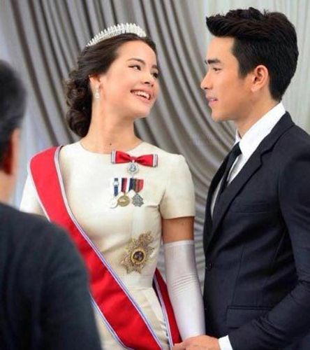 泰国女星yaya男友究竟是谁 nadech陪了yaya五年却只是朋友