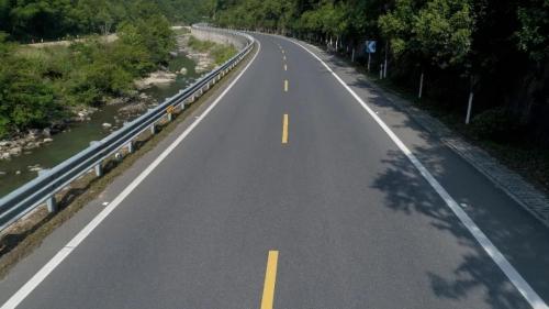 我县351省道墨林至沙溪口段被评为省级绿化美化精品道路