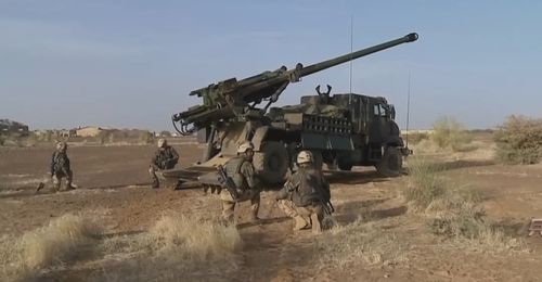 法国"凯撒"155毫米车载炮,这款装备的推出给火炮界带来哪些改变?