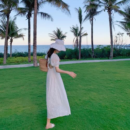三亚海边拍照旅游衣服女出游度假沙滩裙子超仙旅行穿搭女装连衣裙