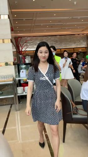 95年的广东小姐姐虽个子不高,但长相甜美_相亲_佛山自由行热门攻略