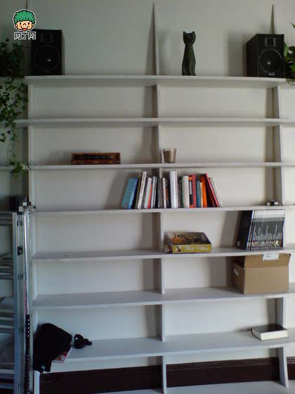 如何用木板diy成一个文艺范的书架 自制简易时尚书架