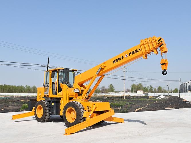 6吨8吨吊车 小型吊车 行走吊 园林绿化吊 四驱越野吊