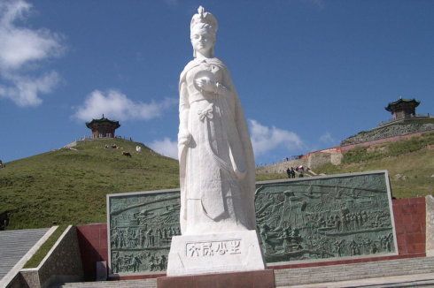 分类:旅游旅游日月山文成公主后土皇天唐蕃古道倒淌河纪念馆转载▼