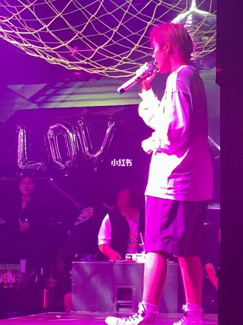 南京酒吧探店|南京蜂王,南京最大les酒吧_酒吧_探店_唱歌_教程_蜂王