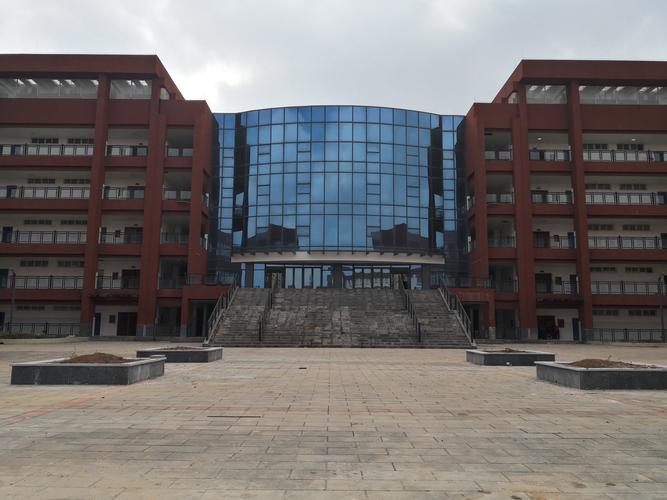 记威宁县第三中学高中部搬迁五里 写美篇 音频:《威宁三中赋》