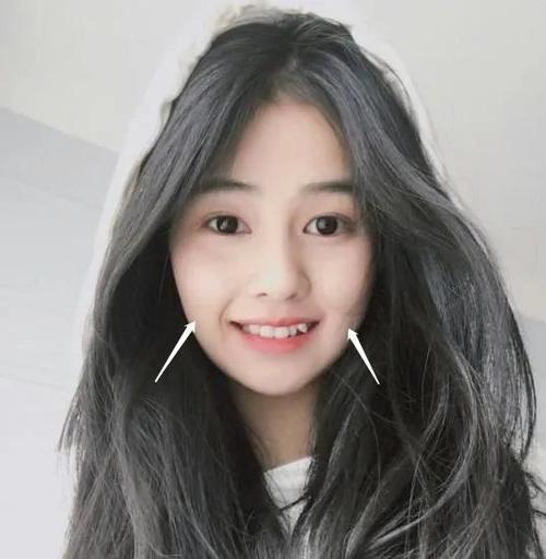 网易首页>网易号>正文申请入驻> 刚出道的白鹿是婴儿肥加小虎牙,有种